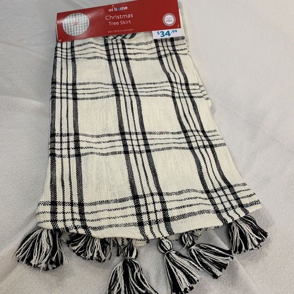 Christmas Tree Skirt Cotton Plaid Handmade 48in Elegant Tassels Decor Farmhouse - Picture 3 of 10